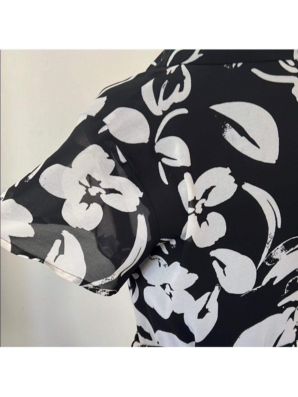 Dynamite • Women’s XXS • Black & White Floral Shirt Dress with Tie Waist - Picture 6 of 6